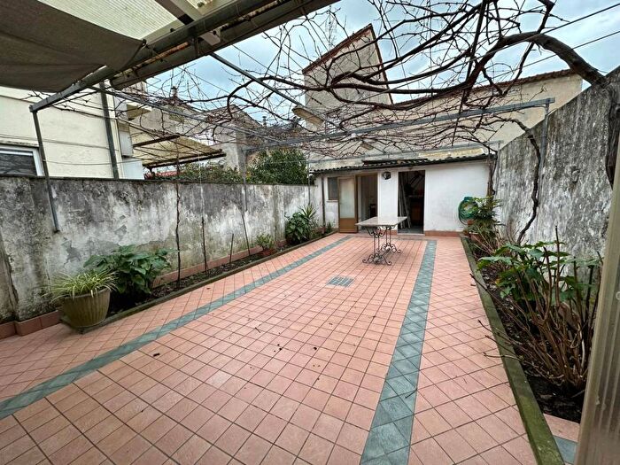 Casa con 6 locali in vendita in Via Felice Cavallotti, Centro, Viareggio