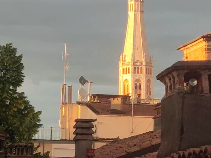 Appartamento con 6 locali in vendita in Via dei Balugola, Centro Storico, Modena