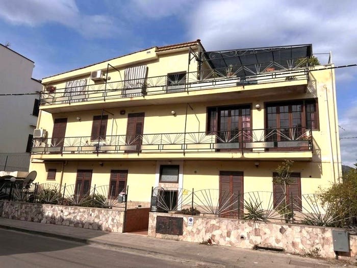 Appartamento quadrilocale in vendita in Via Altofonte, Villagrazia, Palermo