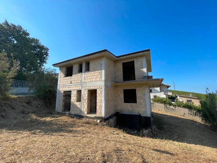 Casa con 6 locali in vendita in Via della Sorgente, Centro, Casalincontrada