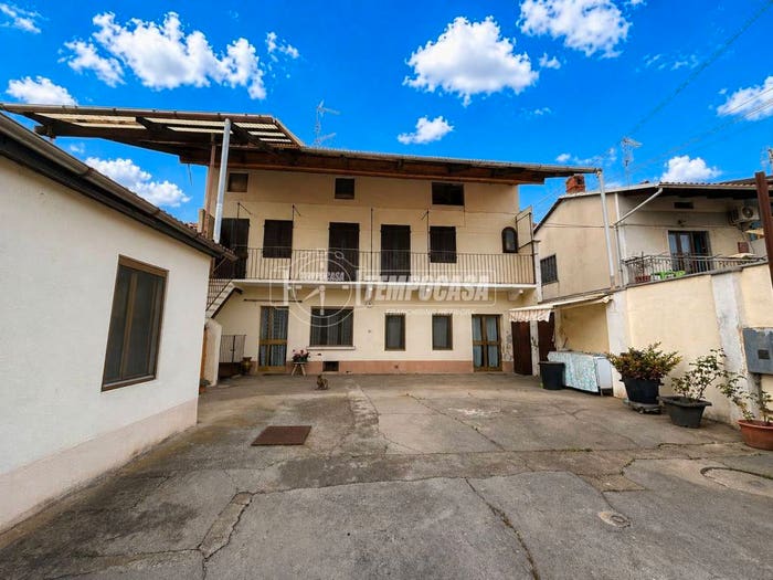 Casa quadrilocale in vendita in Via Fantoni, Centro, Cigliano