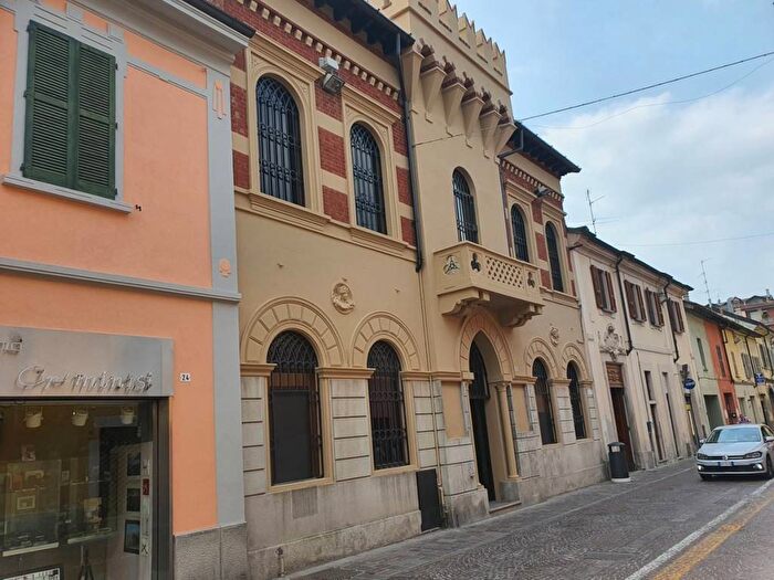 Casa in vendita in Via Giuseppe Garibaldi, Centro, Casalpusterlengo