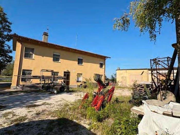 Appartamento con 6 locali in vendita in Localita' Mandriole in Via Alfredo Poggi, Sant'Alberto, Ravenna