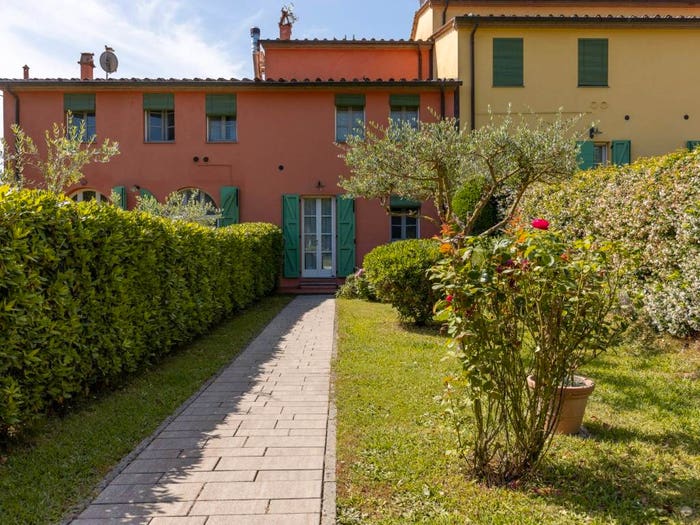 Casa quadrilocale in vendita in Via delle Ralle, Camigliano, Capannori