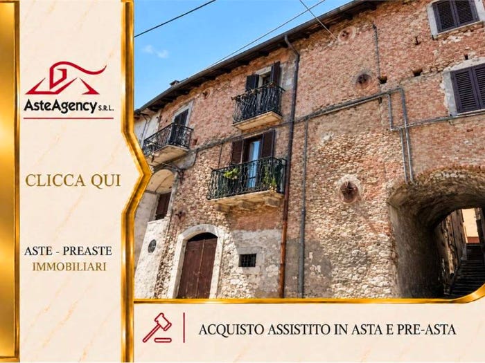 Appartamento trilocale in vendita in Via Del Gallo, Centro, Luco dei Marsi