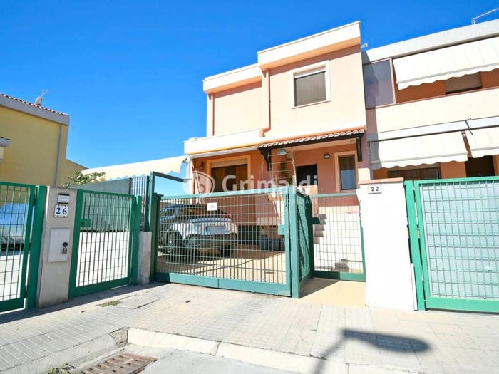 Casa con 6 locali in vendita in Via Sassari, Elmas