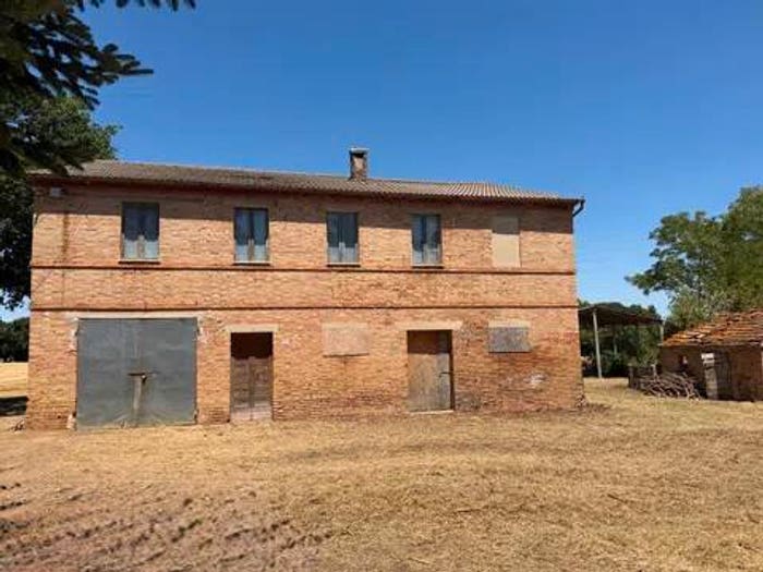 Casa con 6 locali in vendita in Contrada Schito, Treia