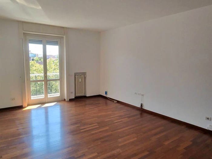 Appartamento trilocale in vendita in viale Lazio, Cadore, Milano