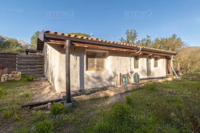 Casa quadrilocale in vendita in Contrada Cozzo Valente, Castelbuono