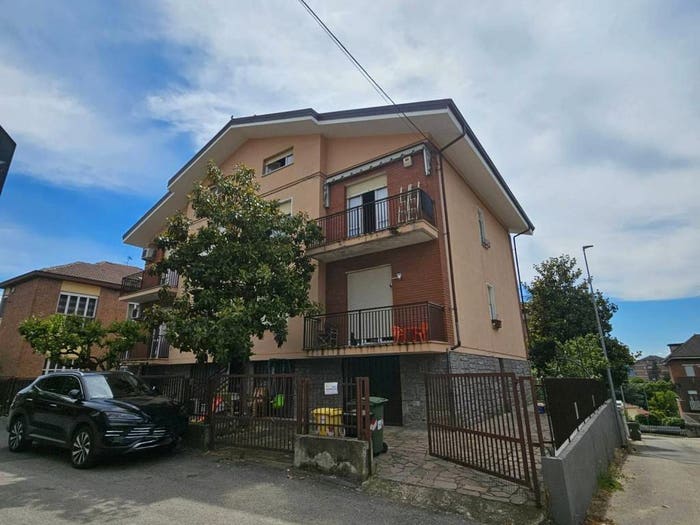 Appartamento con 6 locali in vendita in Via Carlo Mussa, Stadio, Asti