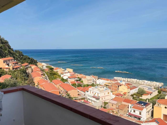 Appartamento trilocale in vendita in Via del Corsaro, Acqualadrone Spartà, Messina