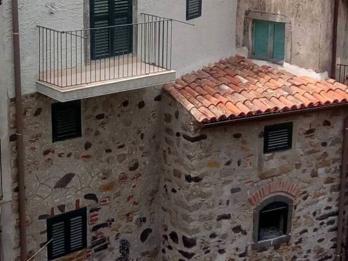 Casa bilocale in vendita in Via Armando Diaz, Centro, Castiglione di Sicilia