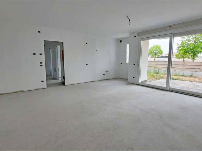 Appartamento con 6 locali in vendita in Largo San Giorgio, Centro, Noale