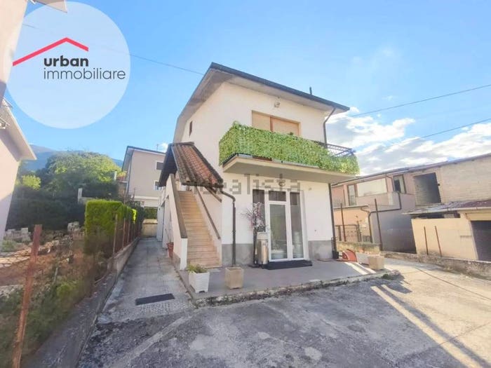 Casa con 6 locali in vendita in Via Marsicana, Bagno Monticchio, L'Aquila