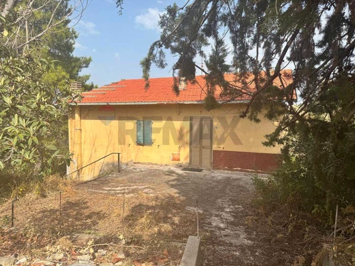 Casa con 5 locali in vendita in via provinciale per scafa, Lettomanoppello