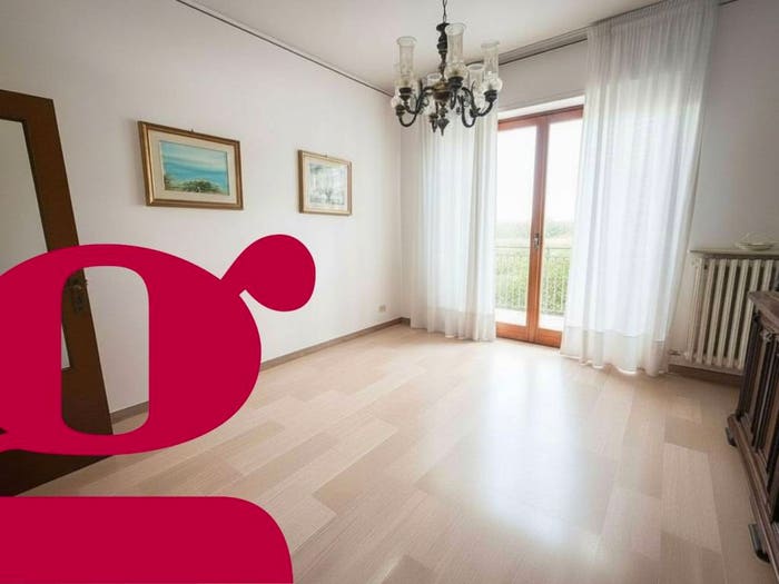 Appartamento con 5 locali in vendita in via cristoforo colombo, Centro, Osimo