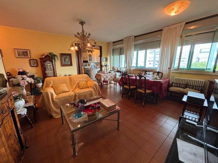 Appartamento quadrilocale in vendita in Sacra Famiglia Basso Isonzo, Padova