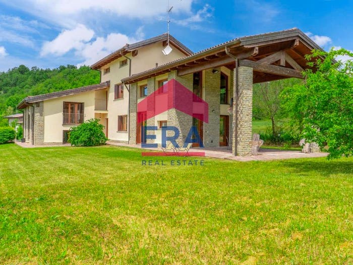 Casa con 5 locali in vendita in Paravello, Val di Nizza