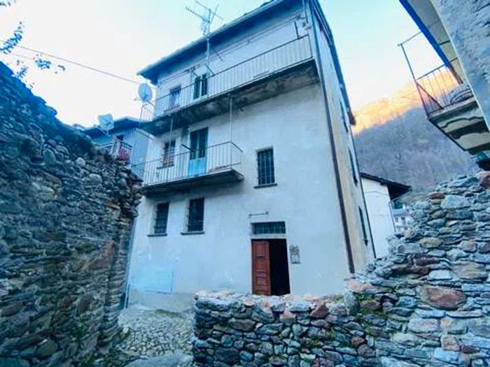 Casa con 6 locali in vendita in Capoluogo, Fontainemore