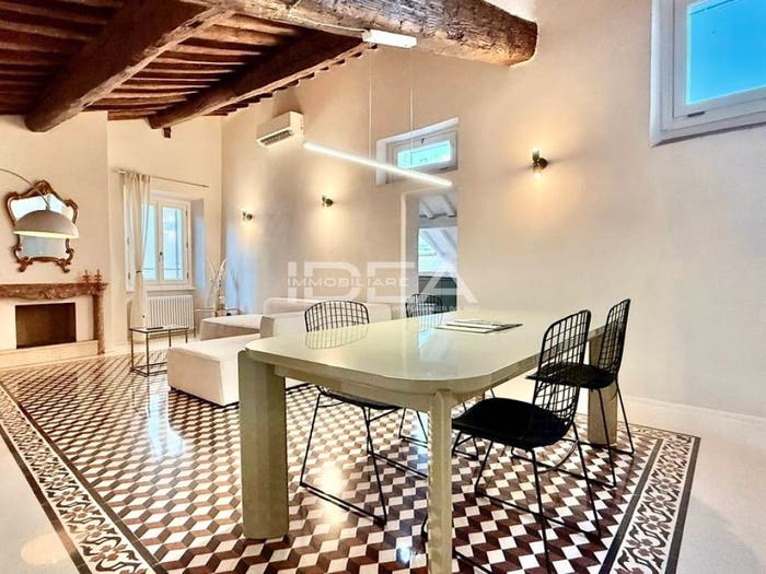 Appartamento quadrilocale in vendita in Via San Nicolao, Piazza Anfiteatro Torre Guinigi, Lucca