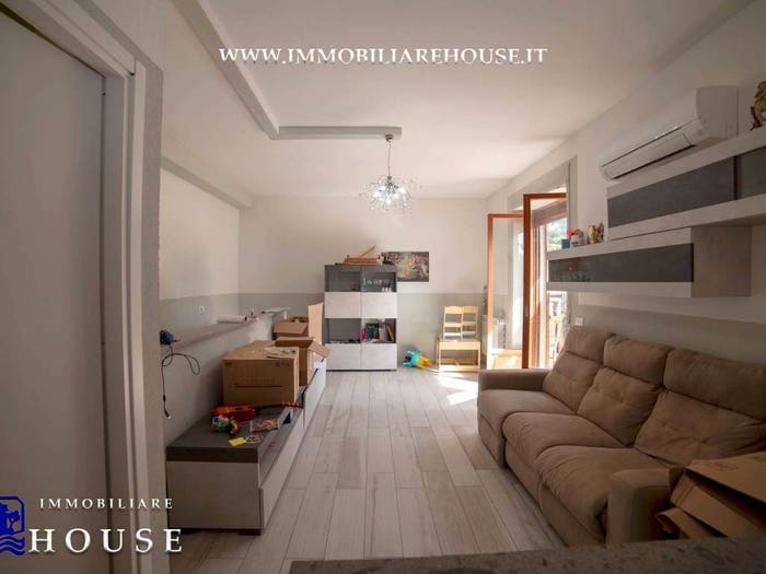 Appartamento con 6 locali in vendita in Viale Santa Maria, Bolsena