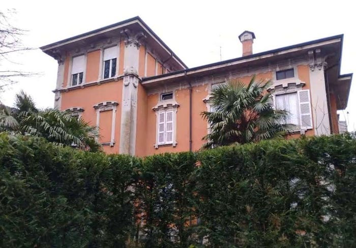 Casa con 6 locali in vendita in Via Roma, Centro, Besozzo