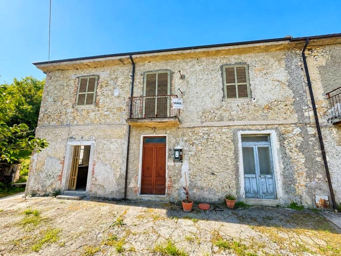 Casa con 6 locali in vendita in Arpino