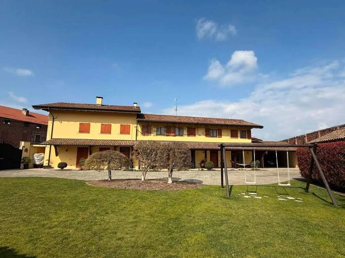 Casa con 6 locali in vendita in Via Monte Rosa, Ghemme