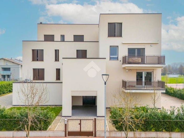 Appartamento quadrilocale in vendita in Via Ilaria Alpi, Novellara