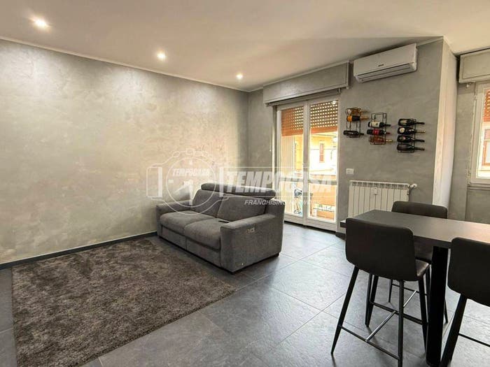 Appartamento bilocale in vendita in Via Carlo Cattaneo, Flora, Legnano