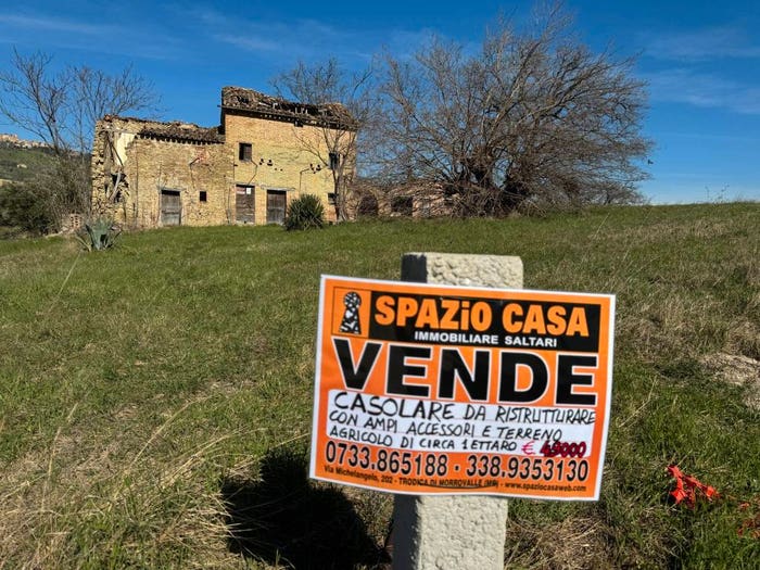 Casa con 6 locali in vendita in Contrada Appezzana, Loro Piceno