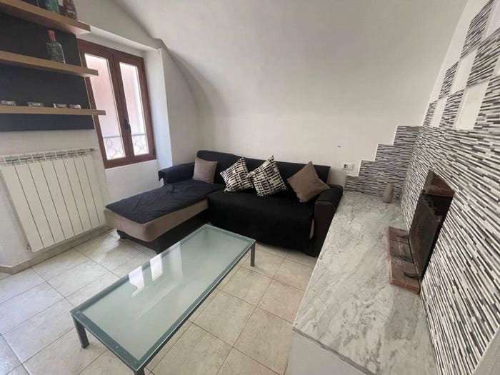 Appartamento quadrilocale in vendita in Via Veziano, Isolabona