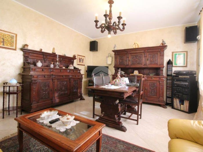 Appartamento con 6 locali in vendita in VIA PASUBIO, Brandizzo