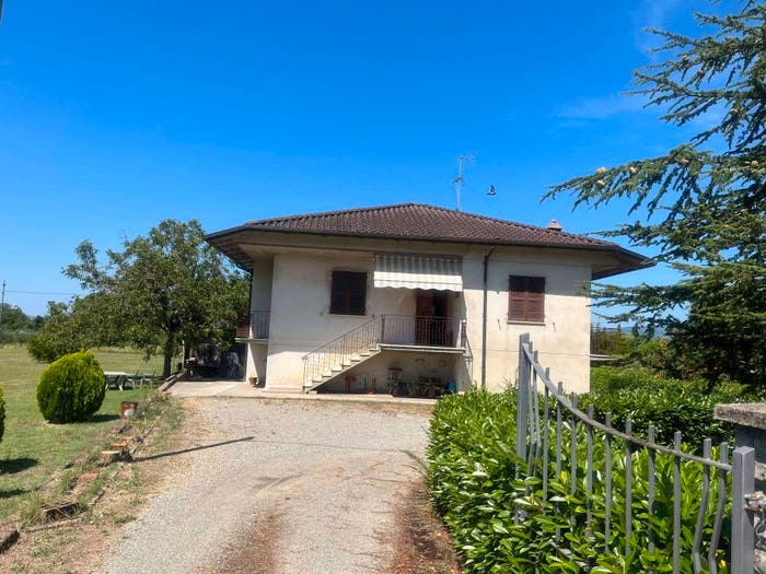 Casa quadrilocale in vendita in tregozzano, Tregozzano, Arezzo