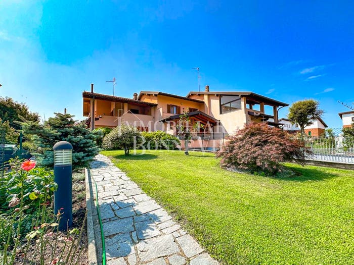 Casa quadrilocale in vendita in Via Alessandro Volta, Concagno, Solbiate con Cagno