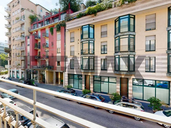 Appartamento trilocale in vendita in Via Lambro, Porta Venezia, Milano
