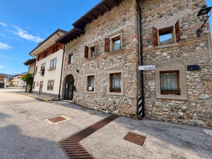 Casa con 5 locali in vendita in Piazza Gianfrancesco Cassetti, Caneva Di Tolmezzo, Tolmezzo
