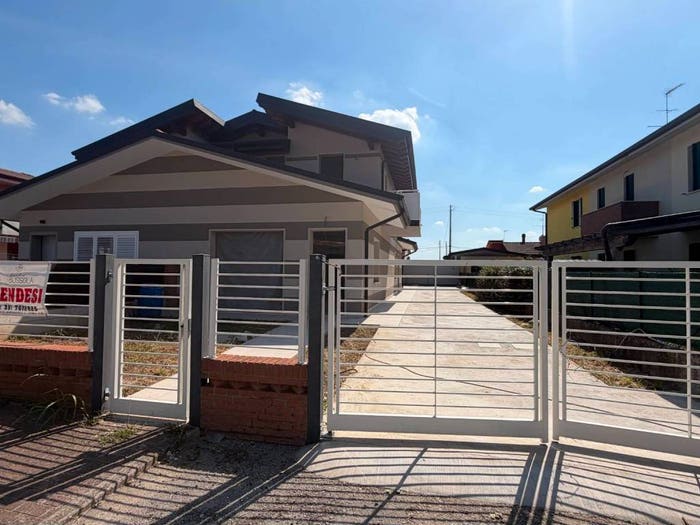 Casa con 5 locali in vendita in Vicolo Robert Baden Powell, Casaleone