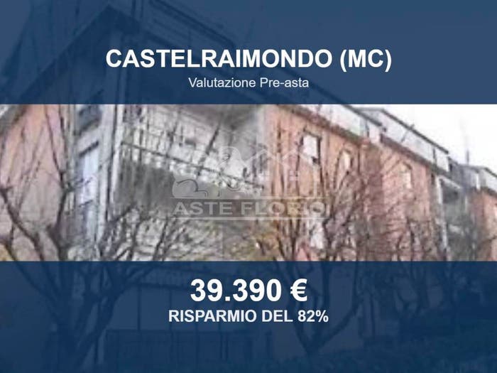 Appartamento con 5 locali in vendita in Via Giosuè Carducci, Centro, Castelraimondo
