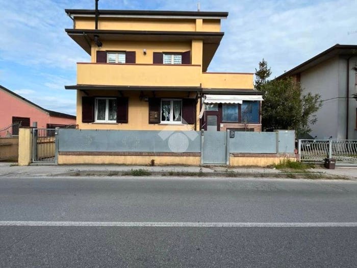 Appartamento trilocale in vendita in Via Cesenatico, Borella, Cesenatico