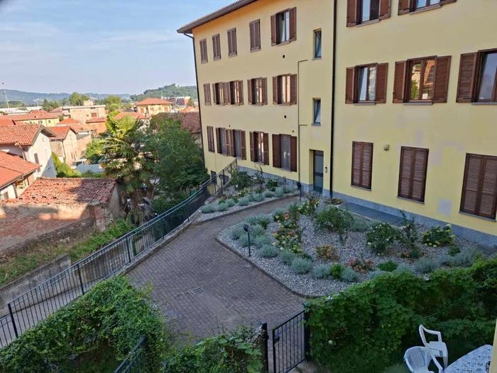 Appartamento con 5 locali in vendita in Via I Maggio SNC, Lucino, Montano Lucino