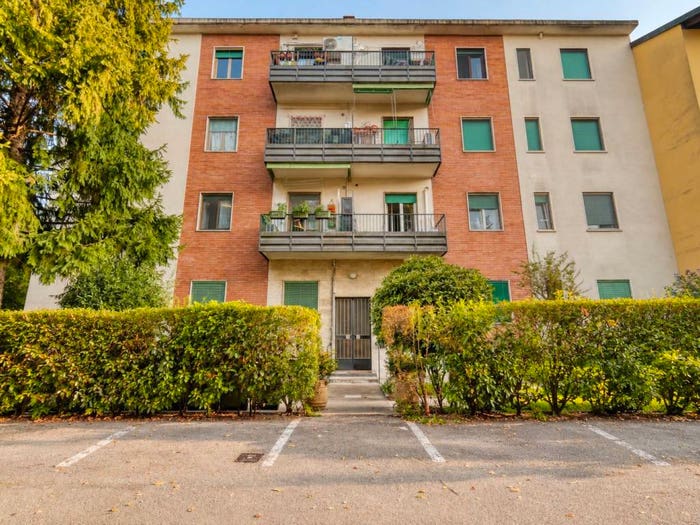 Appartamento trilocale in vendita in Via Carlo Parea, Ponte Lambro, Milano