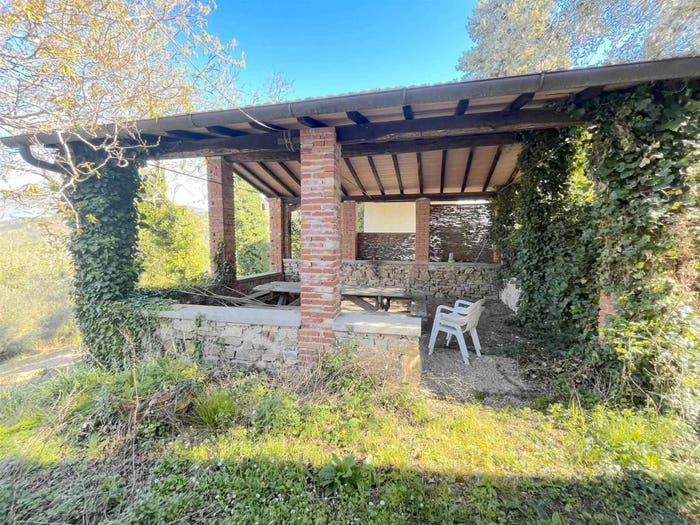 Casa con 6 locali in vendita in Via San Eustachio in Acone, Pontassieve