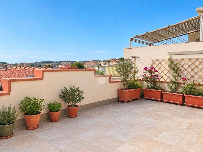 Casa quadrilocale in vendita in Lungomare Guglielmo Marconi, Centro, Piombino