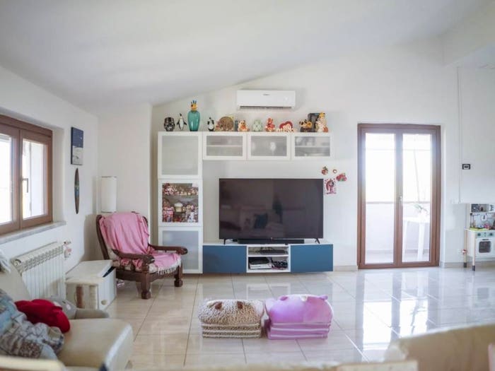 Appartamento con 6 locali in vendita in Via Bozzi, Casano Dogana Isola, Luni