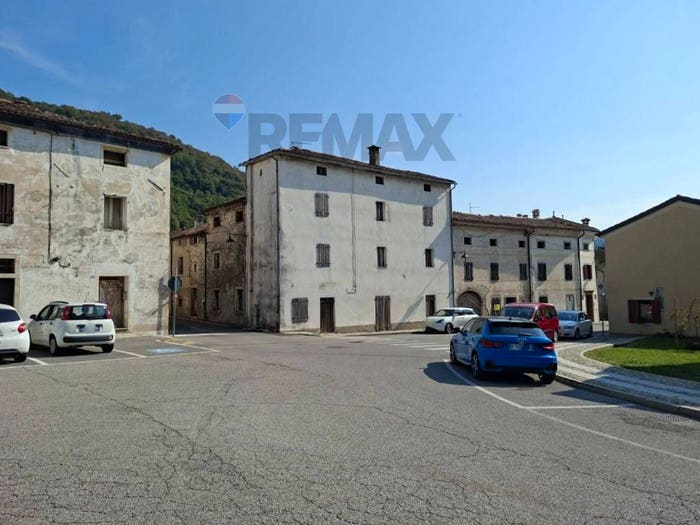 Casa con 6 locali in vendita in Piazza della Vittoria, Tovena, Cison di Valmarino