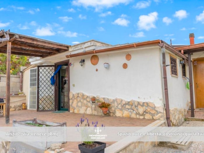 Casa bilocale in vendita in Via Venere, Stazione Lavinio, Anzio