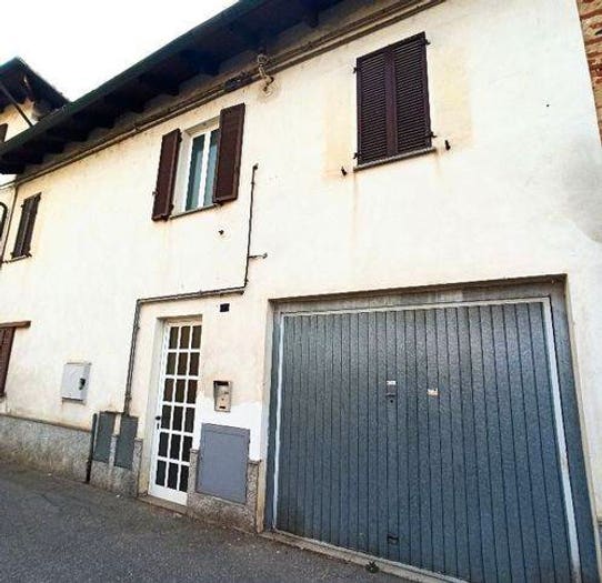 Appartamento con 6 locali in vendita in Frassineto Po