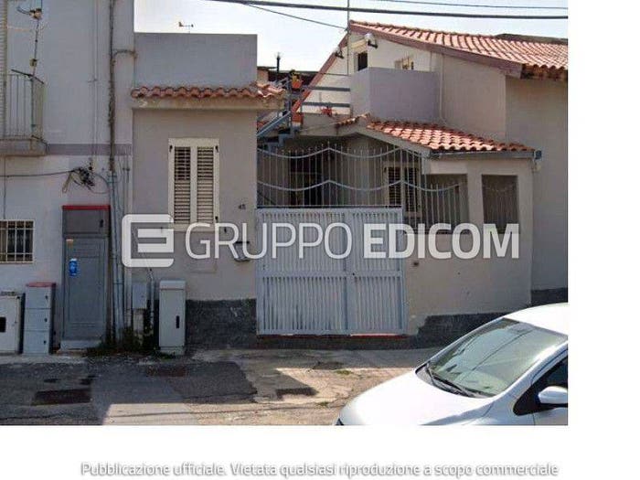 Appartamento con 6 locali in vendita in Via Luigi Capuana, Gazzi, Messina