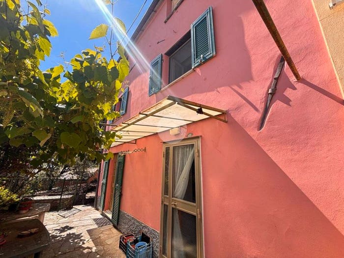 Casa quadrilocale in vendita in Via Canneto di Apparizione, Apparizione, Genova